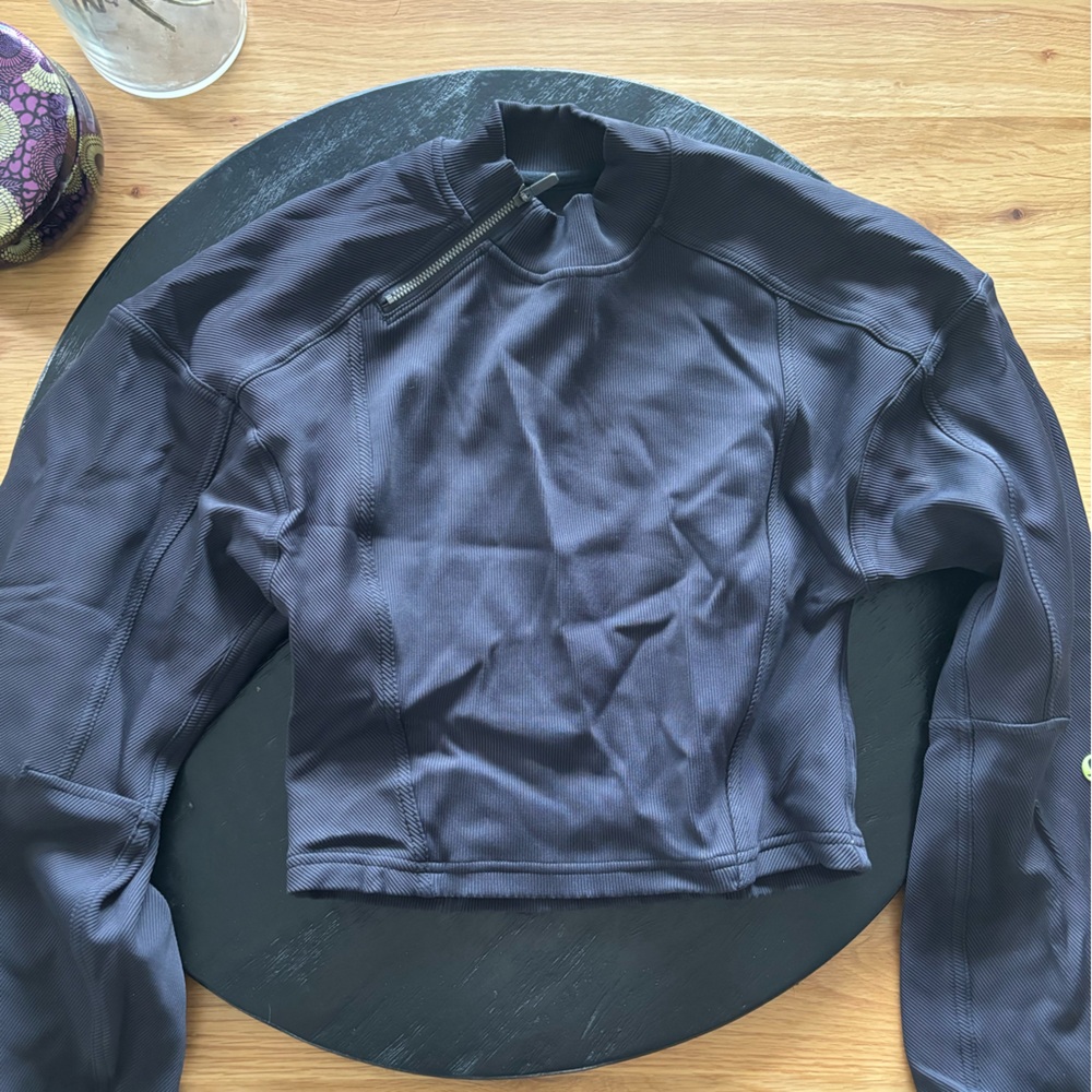 Lululemon cropped long sleeve